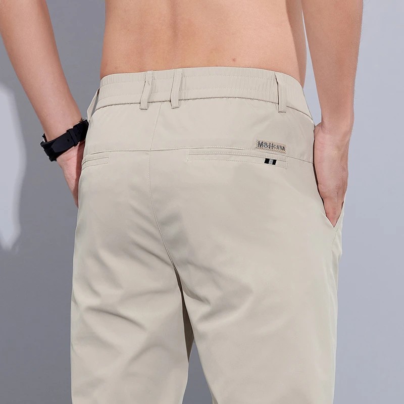 【透氣彈力休閒褲】彈力快乾軟殼休閒褲 超輕薄布料透氣快幹，38°的天也不悶汗！高彈力，蹲坐、跑跳都靈活不卡腿💪上班久坐也舒服，挺括有型不軟塌