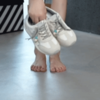 🎯時尚圓頭舒適女鞋超推✨ 3cm後腳跟超剛好，設計時尚有質感，穿起來舒適又柔軟，還是專櫃高品質，官方授權正品有保障～